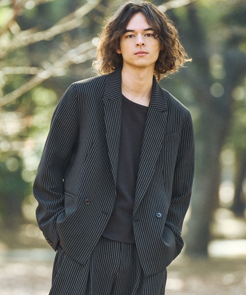 CASPER JOHN(キャスパージョン)の「Compact tailored jacket/コンパクトテーラードジャケット(テーラードジャケット・メンズ・ブラック系/ブラック・LARGE/MEDIUM/SMALL/X-SMALL)」の2枚目の写真