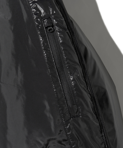 PHYPS MOTORCYCLE（フィップスモーターサイクル）の「H-Tech Non Quilting Shorts Padded Down Jacket Black（ダウンジャケット/コート・レディース・その他・LARGE/X-LARGE/MEDIUM/SMALL）」の11枚目の写真