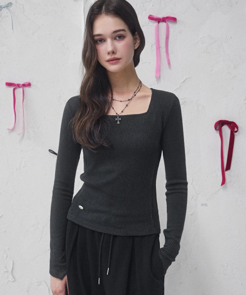 Vivacious(ビバシャス)の「Contour Square Tee_5Colors(Tシャツ/カットソー・レディース・チャコール/ブラック/パープル/ブラウン/グレー・SMALL/MEDIUM)」の8枚目の写真