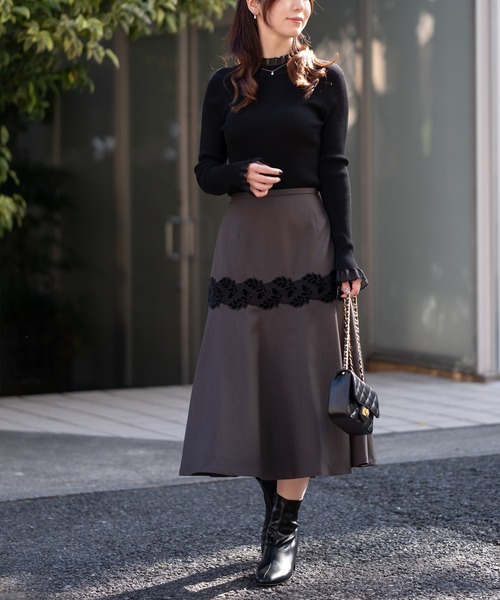 STRAWBERRY-FIELDS（ストロベリーフィールズ）の「フェデリコクロス_ベロアレース付きソフトマーメイドスカート（スカート・レディース・チャコールグレー/ブラック・1/2）」の3枚目の写真
