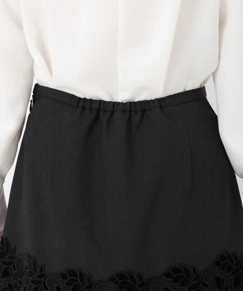 STRAWBERRY-FIELDS（ストロベリーフィールズ）の「フェデリコクロス_ベロアレース付きソフトマーメイドスカート（スカート・レディース・チャコールグレー/ブラック・1/2）」の9枚目の写真