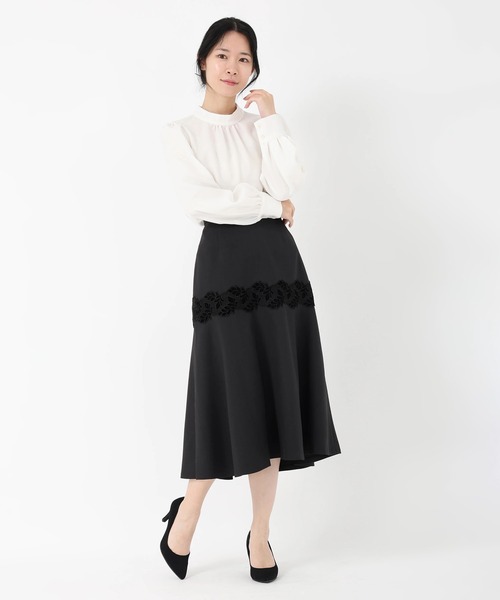 STRAWBERRY-FIELDS（ストロベリーフィールズ）の「フェデリコクロス_ベロアレース付きソフトマーメイドスカート（スカート・レディース・チャコールグレー/ブラック・1/2）」の12枚目の写真