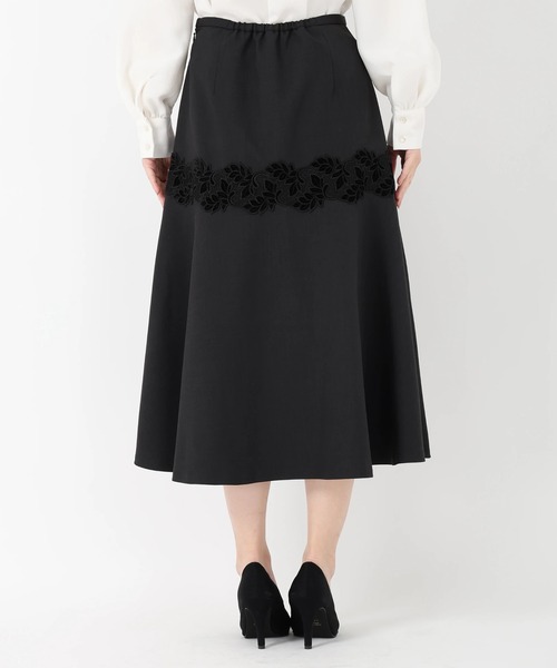 STRAWBERRY-FIELDS（ストロベリーフィールズ）の「フェデリコクロス_ベロアレース付きソフトマーメイドスカート（スカート・レディース・チャコールグレー/ブラック・1/2）」の7枚目の写真