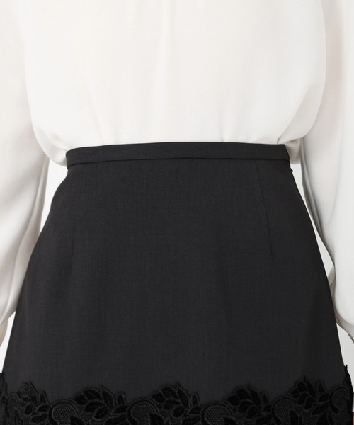 STRAWBERRY-FIELDS（ストロベリーフィールズ）の「フェデリコクロス_ベロアレース付きソフトマーメイドスカート（スカート・レディース・チャコールグレー/ブラック・1/2）」の8枚目の写真