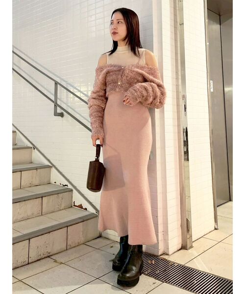 LAGUNAMOON(ラグナムーン)の「ラメフェザーカーデセットニットワンピース(ワンピース・レディース・ピンク/ブラック・SMALL/MEDIUM)」の3枚目の写真