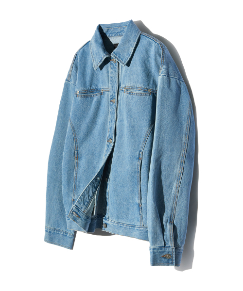 PIECEMAKER(ピースメーカー)の「DIVIDE MINIMAL DENIM TRUCKER JACKET (LIGHT INDIGO)(デニムジャケット・レディース・その他・MEDIUM/LARGE)」の2枚目の写真