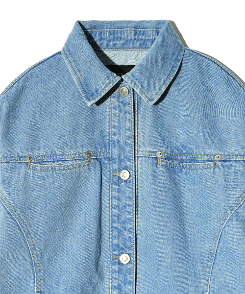 PIECEMAKER(ピースメーカー)の「DIVIDE MINIMAL DENIM TRUCKER JACKET (LIGHT INDIGO)(デニムジャケット・レディース・その他・MEDIUM/LARGE)」の4枚目の写真