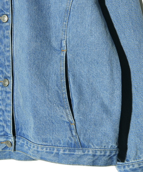 PIECEMAKER(ピースメーカー)の「DIVIDE MINIMAL DENIM TRUCKER JACKET (LIGHT INDIGO)(デニムジャケット・レディース・その他・MEDIUM/LARGE)」の5枚目の写真