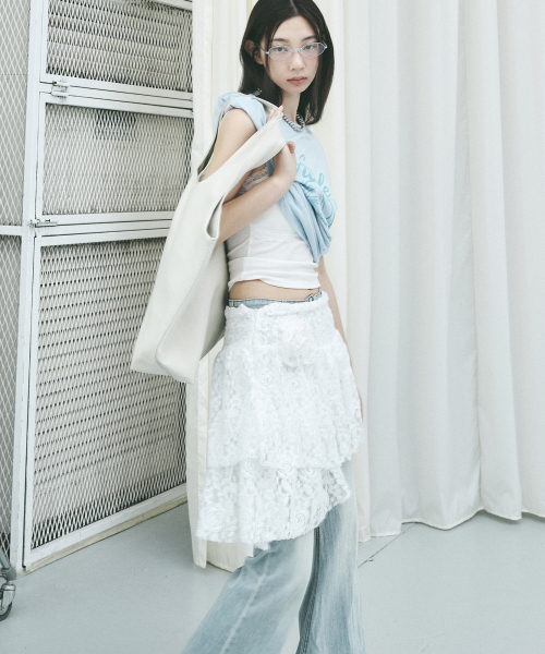 NICK&NICOLE(ニックアンドニコール)の「CRYSTAL NICOLE BIG SHOPPER BAG_CREAM(ショルダーバッグ・レディース・その他・FREE)」の2枚目の写真