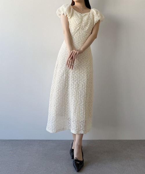 mipiarl(ミピアール)の「カットレースパフスリーブワンピース(ワンピース・レディース・アイボリー/ブラック・LARGE/MEDIUM/SMALL)」の3枚目の写真