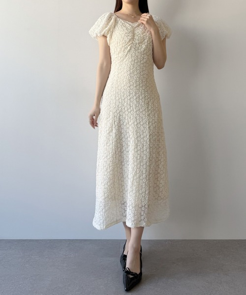mipiarl(ミピアール)の「カットレースパフスリーブワンピース(ワンピース・レディース・アイボリー/ブラック・LARGE/MEDIUM/SMALL)」の5枚目の写真
