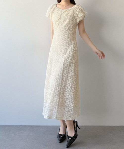 mipiarl(ミピアール)の「カットレースパフスリーブワンピース(ワンピース・レディース・アイボリー/ブラック・LARGE/MEDIUM/SMALL)」の6枚目の写真