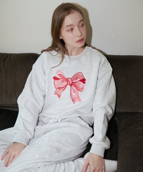 VEM.VER(ベンバー)の「Basic Ribbon Embroidered Sweatpants_Grey(スウェットパンツ・レディース・グレー・FREE)」の5枚目の写真