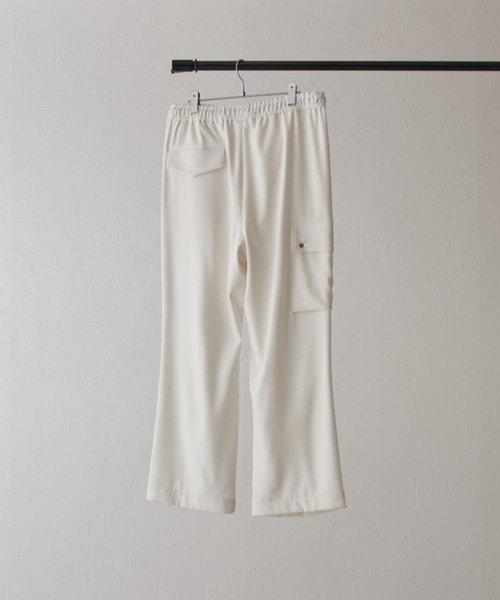 CULLNI（クルニ）の「【CULLNI exclusive for Lui's】イージーカーゴパンツ（カーゴパンツ・メンズ・キナリ/ブラック/チャコールグレー・1/2）」の6枚目の写真