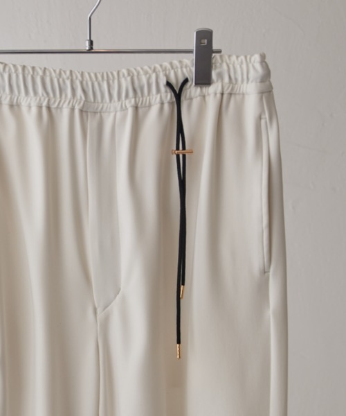 CULLNI（クルニ）の「【CULLNI exclusive for Lui's】イージーカーゴパンツ（カーゴパンツ・メンズ・キナリ/ブラック/チャコールグレー・1/2）」の7枚目の写真