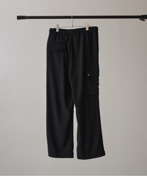 CULLNI（クルニ）の「【CULLNI exclusive for Lui's】イージーカーゴパンツ（カーゴパンツ・メンズ・キナリ/ブラック/チャコールグレー・1/2）」の9枚目の写真
