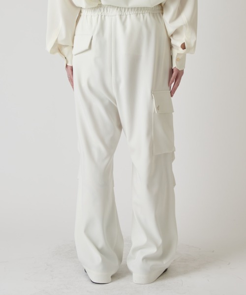 CULLNI(クルニ)の「【CULLNI exclusive for Lui's】イージーカーゴパンツ(カーゴパンツ・メンズ・キナリ/ブラック/チャコールグレー・1/2)」の20枚目の写真