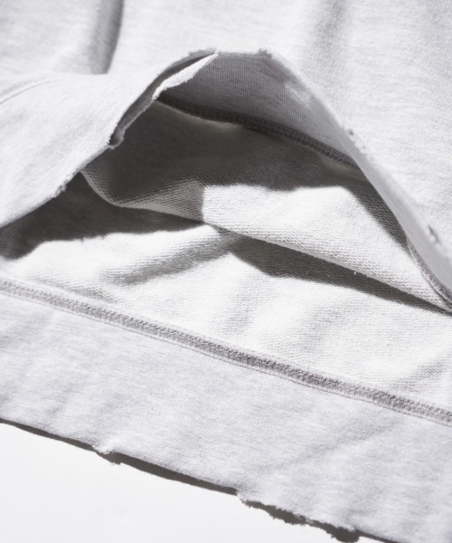 THRIFTY LOOK(スリフティールック)の「THRIFTY LOOK / スリフティールック WORN-OUT RAGLAN CREW SWEAT ダメージ加工 ラグランスリーブ クルーネックスウェット(スウェット・メンズ・ブラック/ブラウン系/ヘザーグレー・MEDIUM/LARGE/X-LARGE)」の20枚目の写真