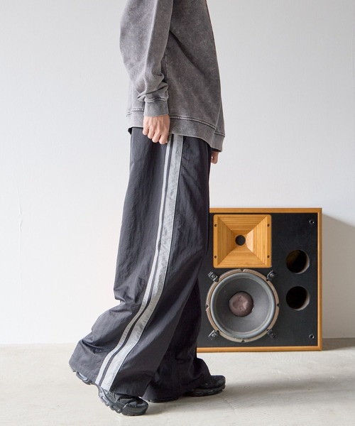 PBLIM（ページボーイリム）の「《UNISEX》トラックパンツ（スウェットパンツ・レディース・ブラック/イエロー/ネイビー・LARGE/MEDIUM）」の5枚目の写真