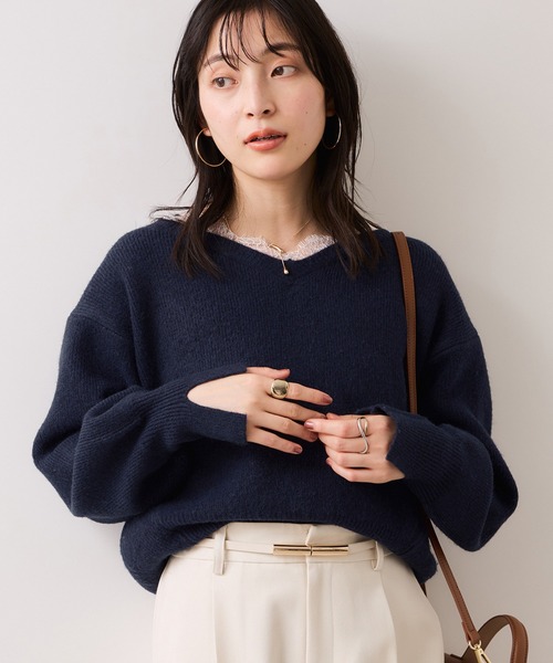 VIS（ビス）の「Vネックレースニットプルオーバー（ニット/セーター・レディース・キナリ/ネイビー/グレー・FREE）」の3枚目の写真
