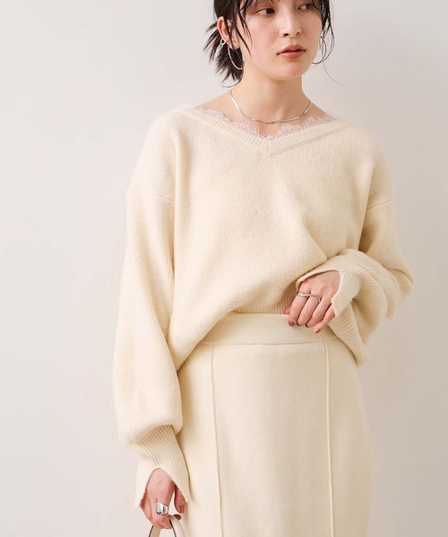 VIS（ビス）の「Vネックレースニットプルオーバー（ニット/セーター・レディース・キナリ/ネイビー/グレー・FREE）」の2枚目の写真