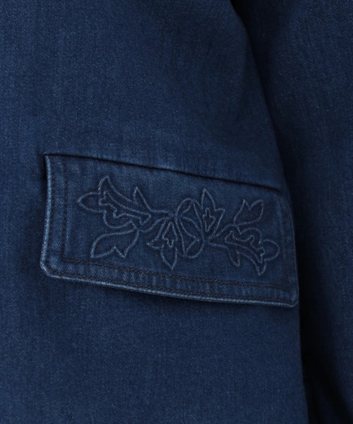 STRAWBERRY-FIELDS（ストロベリーフィールズ）の「アリコットストレッチ_ポケットディテールデニムジャケット（デニムジャケット・レディース・ブルー・2）」の9枚目の写真