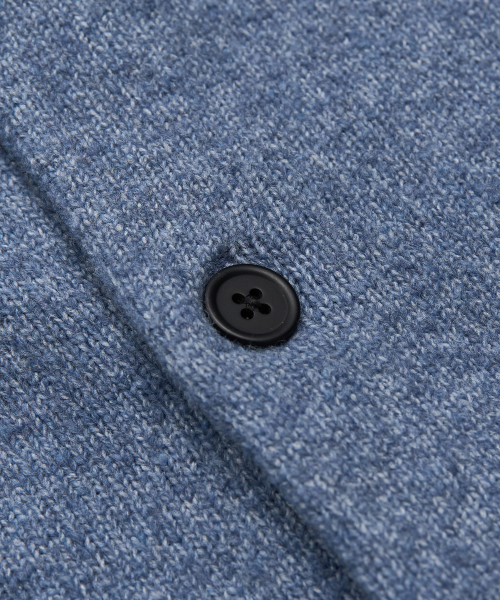 EXCONTAINER(エックスコンテナ)の「ミニマルボタンラウンドネッククロップカーディガン (BLUE)(カーディガン/ボレロ・メンズ・その他・X-LARGE/LARGE/MEDIUM)」の6枚目の写真