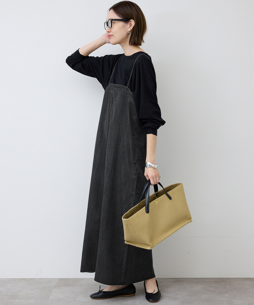 SLOBE IENA(スローブイエナ)の「LEDENIM ナローフレアデニムジャンパースカート(ワンピース・レディース・ブラック/ネイビー・36/38)」の9枚目の写真