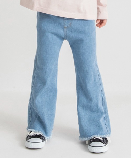 BRANSHES（ブランシェス）の「裾フリンジフレアデニムパンツ（デニムパンツ・キッズ・ネイビー/チャコールグレー/ブルー・150/130/110/100/90/140/120）」の3枚目の写真