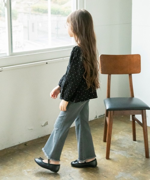 BRANSHES（ブランシェス）の「裾フリンジフレアデニムパンツ（デニムパンツ・キッズ・ネイビー/チャコールグレー/ブルー・150/130/110/100/90/140/120）」の12枚目の写真