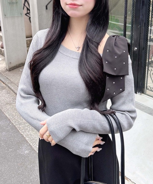 INGNI(イング)の「ワンショルビジュー付肩リボンニット(ニット/セーター・レディース・オフホワイト/ブラック/グレー・M)」の18枚目の写真