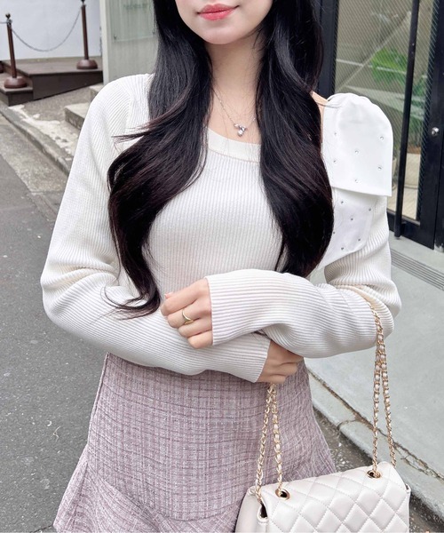 INGNI(イング)の「ワンショルビジュー付肩リボンニット(ニット/セーター・レディース・オフホワイト/ブラック/グレー・M)」の6枚目の写真