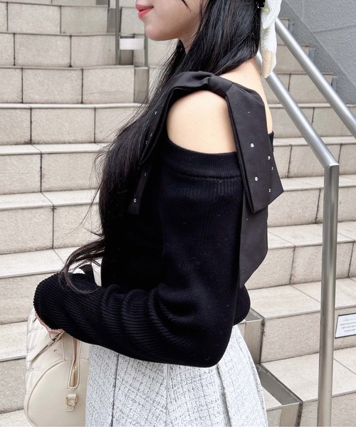 INGNI(イング)の「ワンショルビジュー付肩リボンニット(ニット/セーター・レディース・オフホワイト/ブラック/グレー・M)」の14枚目の写真