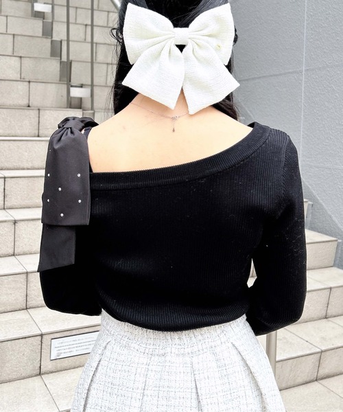 INGNI(イング)の「ワンショルビジュー付肩リボンニット(ニット/セーター・レディース・オフホワイト/ブラック/グレー・M)」の15枚目の写真