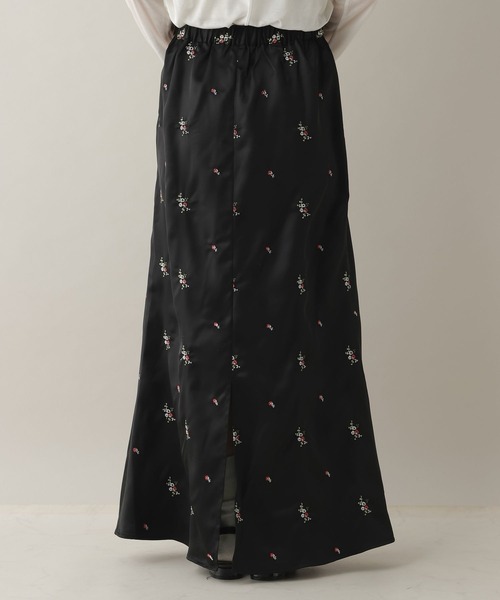 RAGEBLUE（レイジブルー）の「フラワー刺繍サテンロングスカート（スカート・レディース・イエロー/ブラック・FREE）」の18枚目の写真
