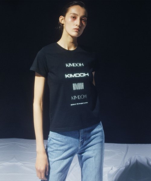 KIMDOH(キムド)の「CLASSIC LOGO TOP BLACK(Tシャツ/カットソー・レディース・ブラック・FREE)」の2枚目の写真