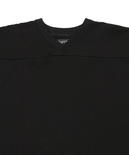 The DUFFER of ST.GEORGE(ザダファーオブセントジョージ)の「〔BLACK LABEL〕SORONA PONTE FOOTBALL V-NECK TEE:ソロナブレンド ポンチ フットボール VネックTEE(Tシャツ/カットソー・メンズ・グレー/ホワイト/ブラック・X-LARGE/LARGE/MEDIUM)」の22枚目の写真