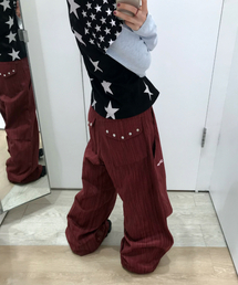 TANSANMAGNESIUM（タンサン マグネシウム）の「コットンワイドスタッズパンツ（ストライプバーガンディ）（その他パンツ）」