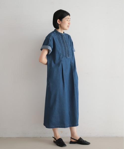 NOMBRE IMPAIR(ノンブルアンペール)の「ねじりピンタックデニム スキッパーワンピース(ワンピース・レディース・ネイビー・FREE)」の4枚目の写真