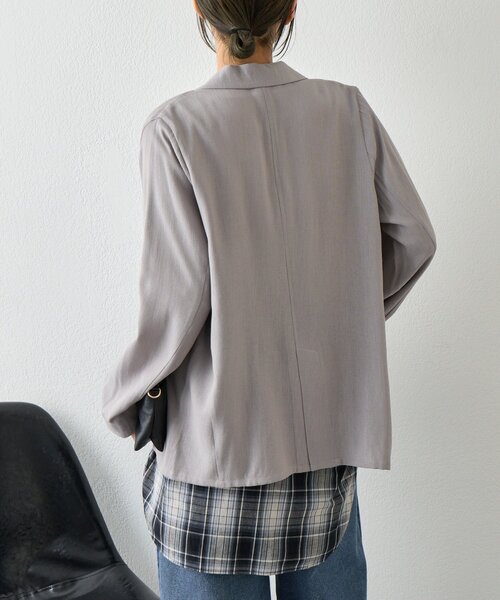 Jena espace merveilleux（ジェナ　エスパスメルヴェイユ）の「【WEB限定/軽やかに羽織れる】メッシュダブルボタンジャケット（テーラードジャケット・レディース・ネイビー/ベージュ/グレー・FREE）」の15枚目の写真