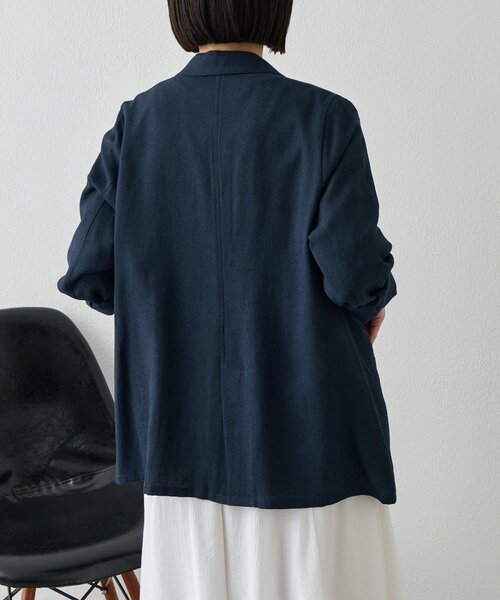 Jena espace merveilleux(ジェナ エスパスメルヴェイユ)の「【WEB限定/軽やかに羽織れる】メッシュダブルボタンジャケット(テーラードジャケット・レディース・ネイビー/ベージュ/グレー・FREE)」の4枚目の写真