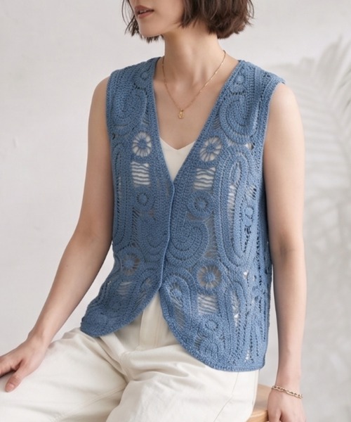 Belta attrice（ベルタアトリーチェ）の「クロシェ編み 花柄 レース ニットジレ ベスト / かぎ編み サマーニット レイヤード（ベスト・レディース・ブラック/ブルー/ライトアッシュグレー・FREE）」の10枚目の写真