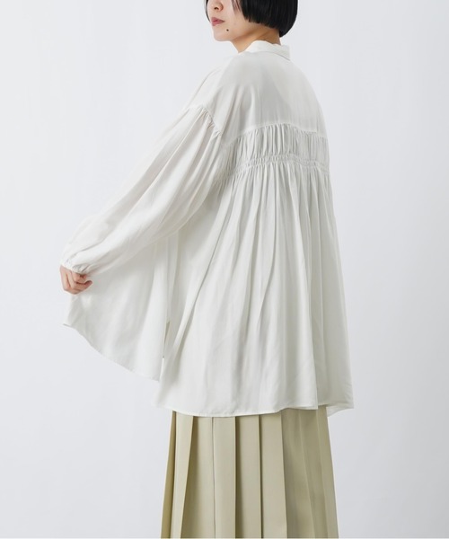 LUCA/LADY LUCK LUCA（ルカ/レディラックルカ）の「LC/LLL 衿付きデザインシャーリングチュニック/シャーリングチュニックシャツ（シャツ/ブラウス・レディース・ブラック/オフホワイト・FREE）」の2枚目の写真