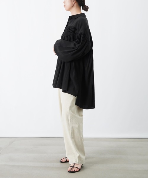 LUCA/LADY LUCK LUCA（ルカ/レディラックルカ）の「LC/LLL 衿付きデザインシャーリングチュニック/シャーリングチュニックシャツ（シャツ/ブラウス・レディース・ブラック/オフホワイト・FREE）」の6枚目の写真