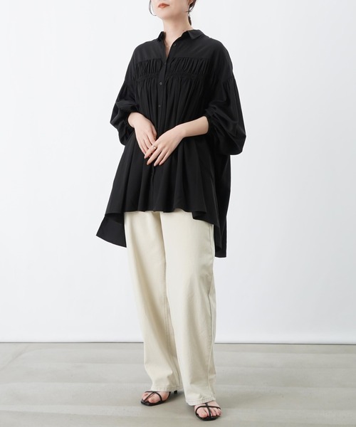 LUCA/LADY LUCK LUCA（ルカ/レディラックルカ）の「LC/LLL 衿付きデザインシャーリングチュニック/シャーリングチュニックシャツ（シャツ/ブラウス・レディース・ブラック/オフホワイト・FREE）」の4枚目の写真