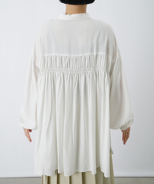 LUCA/LADY LUCK LUCA（ルカ/レディラックルカ）の「LC/LLL 衿付きデザインシャーリングチュニック/シャーリングチュニックシャツ（シャツ/ブラウス・レディース・ブラック/オフホワイト・FREE）」の17枚目の写真