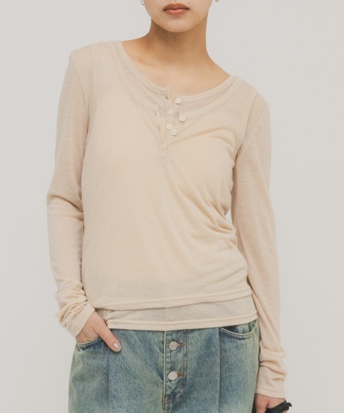 KBF（ケイビーエフ）の「レイヤードヘンリーネックTEE（Tシャツ/カットソー・レディース・ブラック/ベージュ系その他/オフホワイト・ONE）」の3枚目の写真