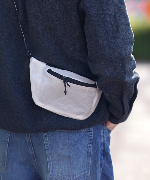 BURLAP OUTFITTER(バーラップアウトフィッター)の「BURLAP OUTFITTER バーラップアウトフィッター CS MINI FANNY PACK(ショルダーバッグ・メンズ・ホワイト・FREE)」の4枚目の写真