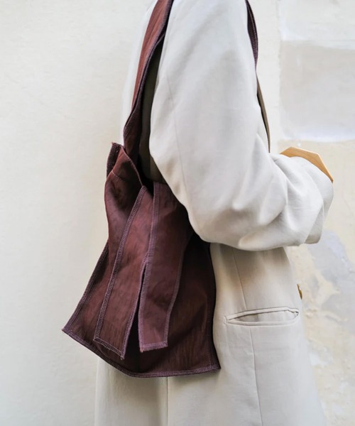 ITTI（イッチ）の「MARY INSIDE OUT TOTE - M / CERATO BRIGHT（トートバッグ・レディース・グリーン/レッド/ブラウン/ブラック・FREE）」の5枚目の写真