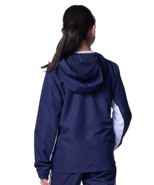 UNDER ARMOUR(アンダーアーマー)の「アンダーアーマー UAライバル ウーブン ジャケット(ナイロンジャケット・キッズ・グレー/ネイビー・130cm/140cm/150cm/160cm)」の3枚目の写真